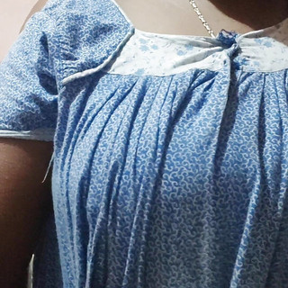 भारतीय पत्नी उल्लू चुसवाने और फुहार का आनंद ले रही है