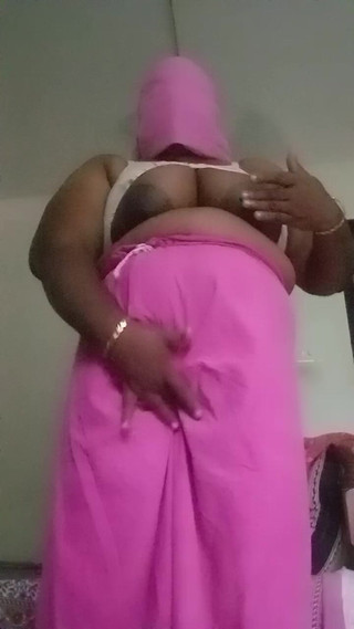 इंडियन लेडी बॉडी शो प्रदर्शन