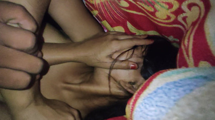 गर्लफ्रेंड को अपने रूम में लेके आना और उसे चोदना