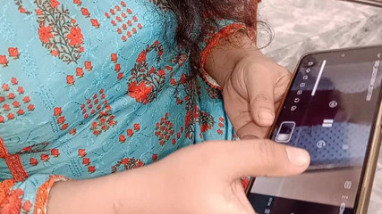 भारतीय सौतेला भाई अंततः अपनी सौतेली बहन को बहकाने में सफल हो गया