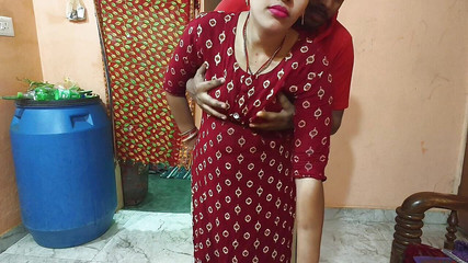 पहली बार मैंने अपने दोस्त की गर्लफ्रेंड भारतीय गांव की लड़की को चोदा