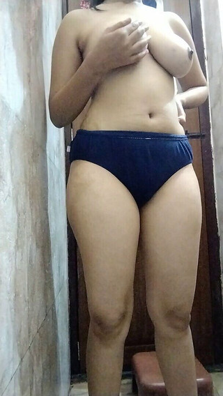 नग्न भारतीय किशोर वीडियो बना रहे हैं