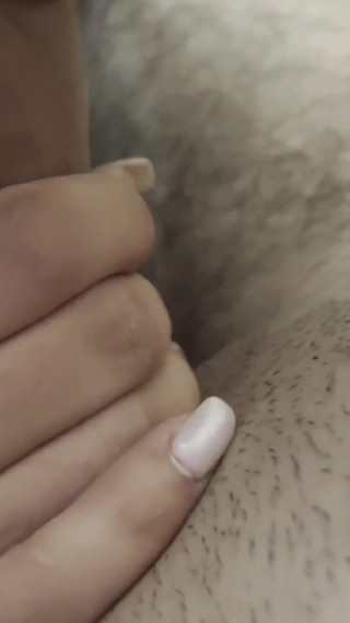 सड़क पर मिली लैटिन प्रेमिका ने मुझे एक होटल के कमरे में अपने एक दोस्त के साथ आश्चर्यचकित कर दिया, उसने मेरा लंड चाटा और उसकी चूत चोदी