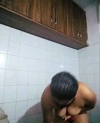 जवान भाभी का न्यूड डांस