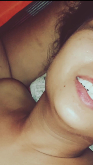 कामुक लतिका बड़े लंड के साथ आनंद लें