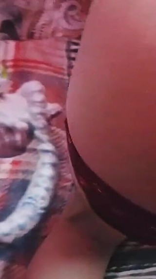 देसी भारतीय प्रिया भाभी को घर पर अकेले चोदा