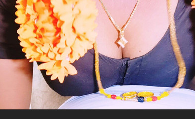 गुस्से में सौतेली माँ ने सौतेले बेटे को काले बड़े डिक से चोदते हुए पीटा। तेलुगु गंदी बातें.