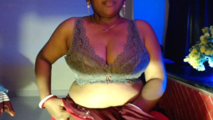 सेक्सी एकल हॉट स्तन निपल चुटकी।