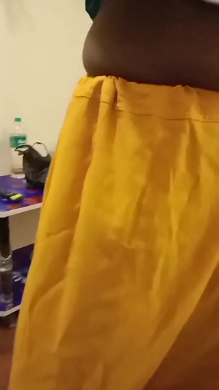 Hotwifeplayx द्वारा होटल ब्लिस में गुलाबी ब्रा साड़ी नाभि शो में विदेशी कुलटा पत्नी प्रेमी को चिढ़ाती है!