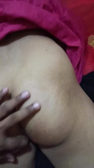 डॉगी स्टाइल में क्यूट इंडियन बेबी की चुदाई