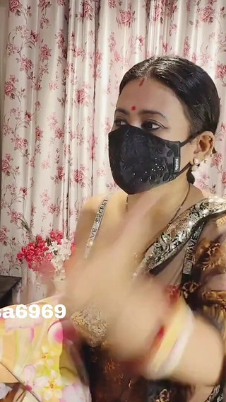 चाची और वतिजा का प्यार पार्ट 1