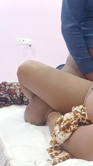 होटल में सौतेली बहन का देवर के साथ सेक्स