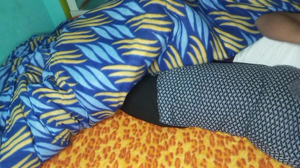 क्यूबी गर्ल अपने बॉयफ्रेंड के साथ चुदाई करना चाहती है।