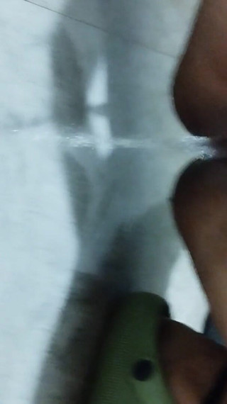 बीएफ के साथ मस्ती से पहले पेशाब करना