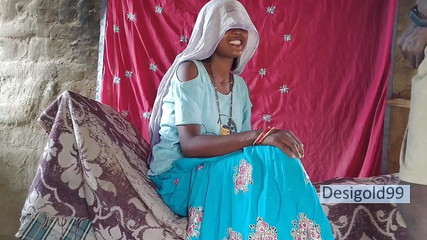 पति काम पर गया, पत्नी घर पर अकेली