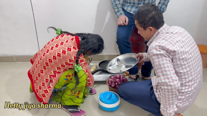 किचन में भाभी के साथ पहली बार सेक्स, दो डेवर का थ्रीसम सेक्स