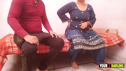 सौतेली बहन के पेट में हो रहा था दर्द, सौतेले भाई ने की मालिश और चोदा भी