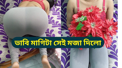 मेरी पत्नी दूसरे आदमी के साथ आनंद लेती है, वह इस पल के लिए खुश है