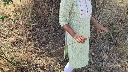 देसी हॉट गाँव की लड़की जंगल में उसकी टाइट चूत चोदी