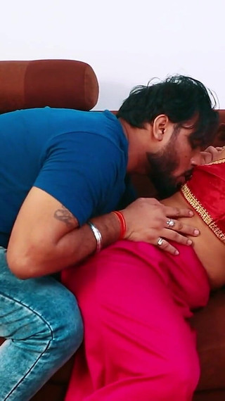 एमआईएलए पत्नी की उसके पति के दोस्त ने जमकर चुदाई की