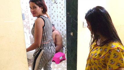 पर्दे के पीछे ब्लोजॉब फक्किंग