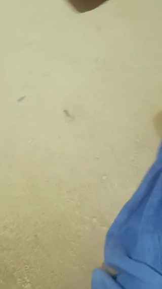 लाल ब्रा में गाँव की भाभी के बड़े निपल्स चूसे