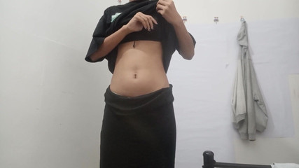 शरारती भारतीय किशोर लड़की