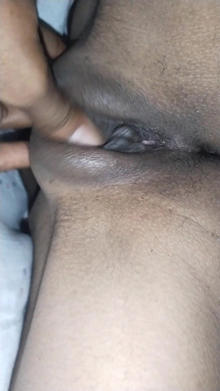 मुझे जंगल में एक झोपड़ी में अपनी प्रेमिका के साथ सेक्स करने दो