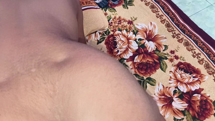 शादीशुदा लड़की लड़का भारतीय कुत्ते शैली में चोद रहा है