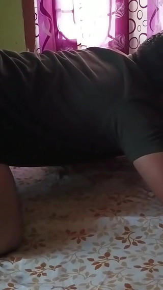 हॉट पैंट और अधोवस्त्र में भारतीय देसी भाभी सेक्स