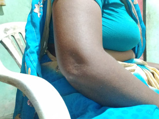 तमिल स्टेपाउंटी बूब्स प्रेस