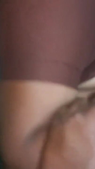 सुंदर सौतेला रोमांस, बड़े स्तन फूले हुए निपल्स की मालिश का आनंद लिया