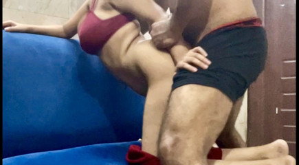 देसी भारतीय छात्र लड़की एंगल सोफिया को विशाल डिक बॉयफ्रेंड डेनिश द्वारा डॉगी स्टाइल में जमकर चोदा गया