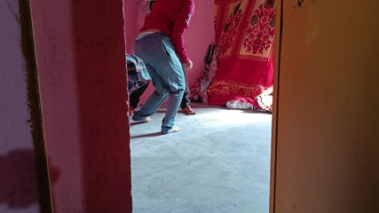 देसी गांव की लड़की भारतीय कॉलेज लड़की स्टोर रूम में बैड बॉय गणित शिक्षक के साथ पहली बार सैक्स कर रही है