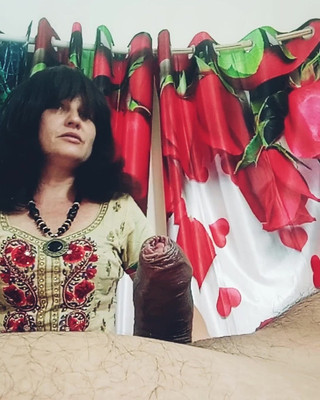 मुझे ऐसे चूसो जैसे यह एक मजेदार कार्यक्रम हो