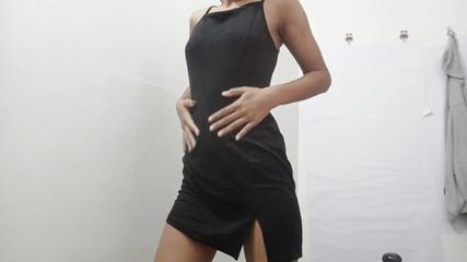 कैमरे पर पागलों की तरह तेज़ उँगलियाँ