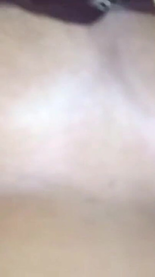 गाँव की सौतेली चिकनी चूत