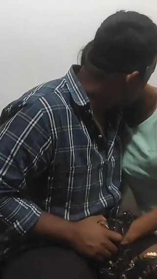 मेरे सौतेले भाई ने आज मुझे चोदा और मुझे बहुत मजा आया