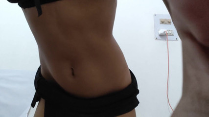 देसी गाँव की लड़की पोर्न देखते और मास्टरबेट करते हुए पकड़ी गई