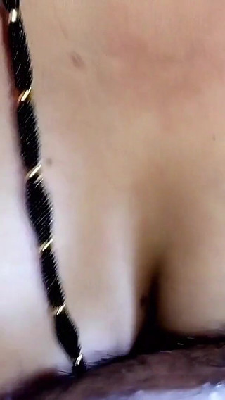 एक भारतीय देसी पति और पत्नी का खूबसूरत हार्डकोर सेक्स।