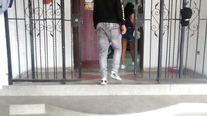 मैं अपने सौतेले भाई की पत्नी के साथ अकेला हूं और अगर उसे पता चलता है तो हम चुदाई करते हैं