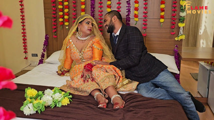 रजिया भाभी की टाइट चूत और कुंवारी चूत की ग्राहक से चुदाई हो गई