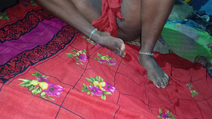 देसी इंडियन गाँव की भाभी के जीजा ने उनके नंगे बोबे देखे और चोद दिया पत्र में