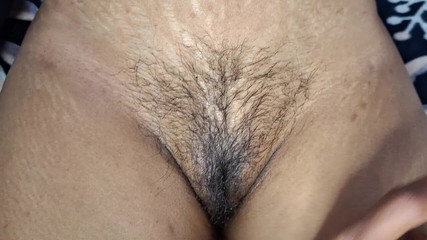 मस्त तेल के साथ वाइब्रेटर पर देसी चटनी और सरसों का तेल लगाया