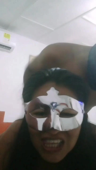 कॉलेज से घर आने के बाद बड़ी गांड वाली भारतीय ने अपने सौतेले भाई का बड़ा लंड निगल लिया