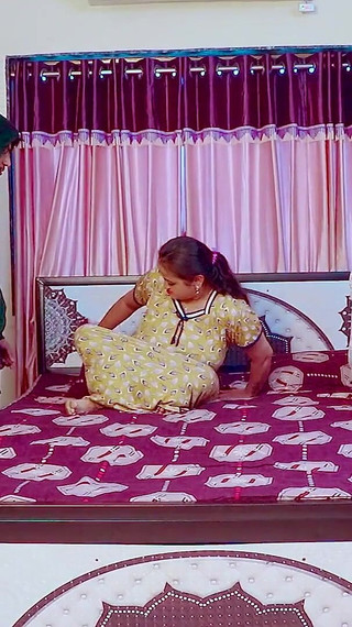 फोरसम मसाज और हार्डकोर सेक्स के साथ भारतीय लड़की के बड़े स्तन