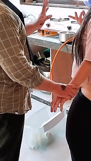 नई नौकरानी की बड़ी गांड देखकर मालिक उत्तेजित हो गया और उसने नौकरानी को चोद दिया