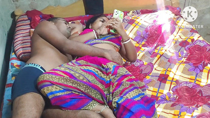 भाभी को सेक्सी वीडियो दिखाया, उसकी चूत में उंगली की और उसे नंगा करके चोदा