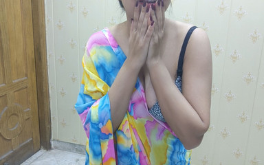 भारतीय सौतेली माँ सेक्स वीडियो घर पर सौतेली माँ के साथ फ़्लर्ट करने की कोशिश की गई