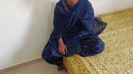 सौतेली बहन ने अपनी सौतेली बहन को गांड मरवाना सिखाया और मेरा अपनी सौतेली बहन के साथ पहला अनुभव सच में दर्दनाक था